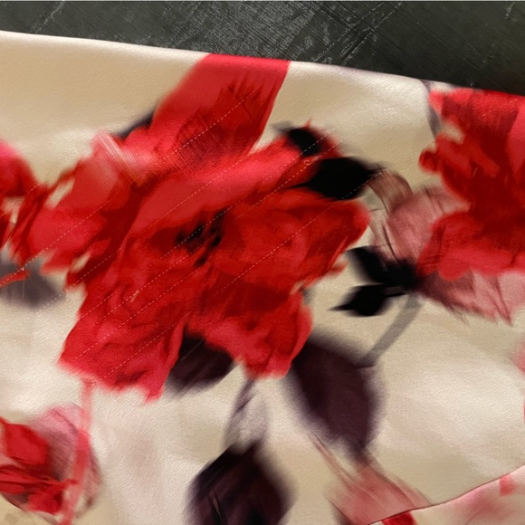Victoria Secret Satin like Slip Sz S Red Floral - Picture 4 of 6